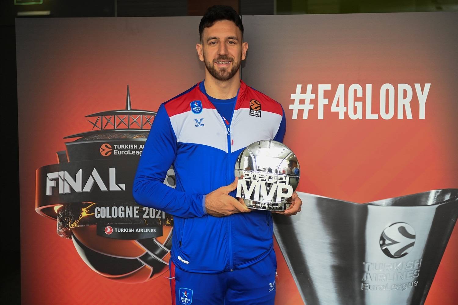 Заслужил. Мицич получил награду MVP Финала четырех Евролиги