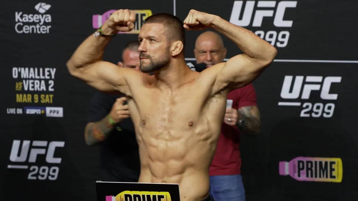 Поляк Гамрот на UFC 299 упевнено перебив ексчемпіона Дос Аньоса