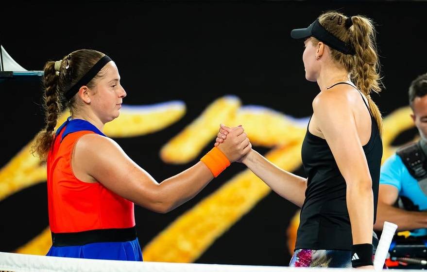 Рыбакина обыграла Остапенко и вышла в полуфинал Australian Open