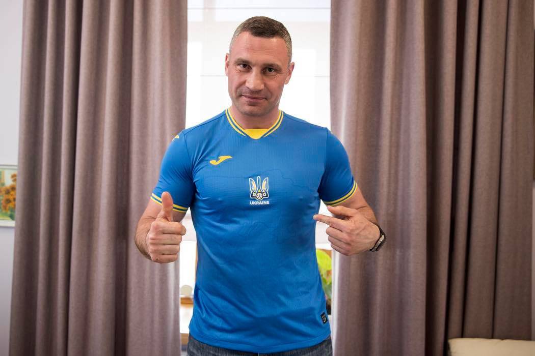 « Емоціями і душею – з нашої збірної ». Віталій Кличко висловив підтримку національній команді в матчі з Північною Македонією
