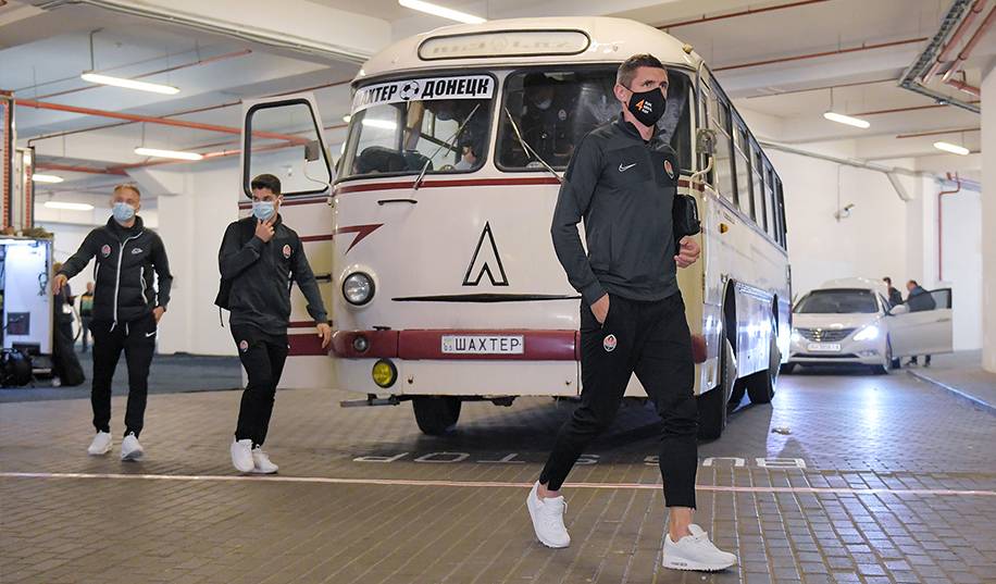 «Шахтер» прибыл на заключительный матч сезона на автобусе 70-х годов