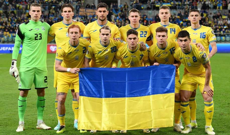 Збірна України ціною травми Миколенка декласувала Молдову