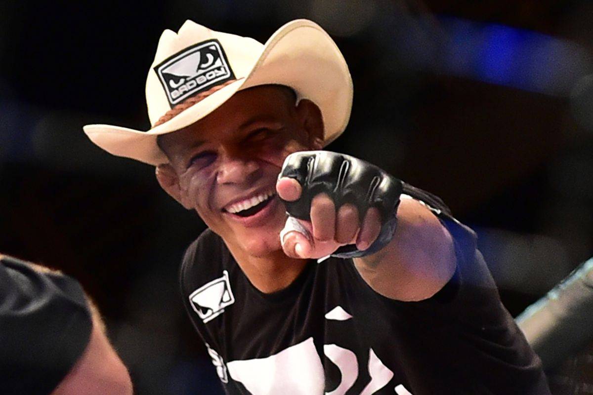 У Алекса Оливейры опровергли информацию о розыске