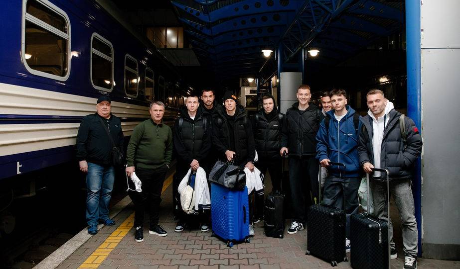 Скільки діставалися українські гравці на збір до Туреччини. Інтерв'ю Ярмолюка. Відео
