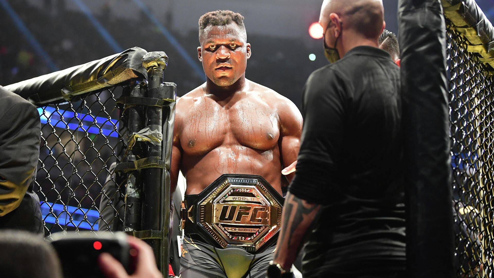Без UFC. Нганну назвал три промоушена, которые рассмотрит для возвращения в MMA