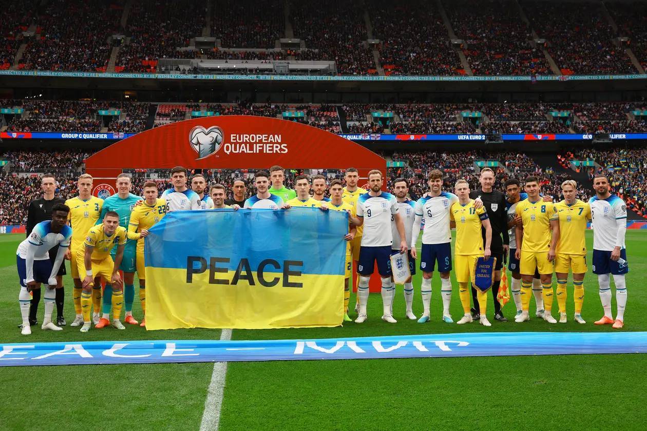 Любезности министров, Джерард за Украину и нереальная атмосфера на стадионе: как Англия поддерживала нашу страну на фоне матча сборных?