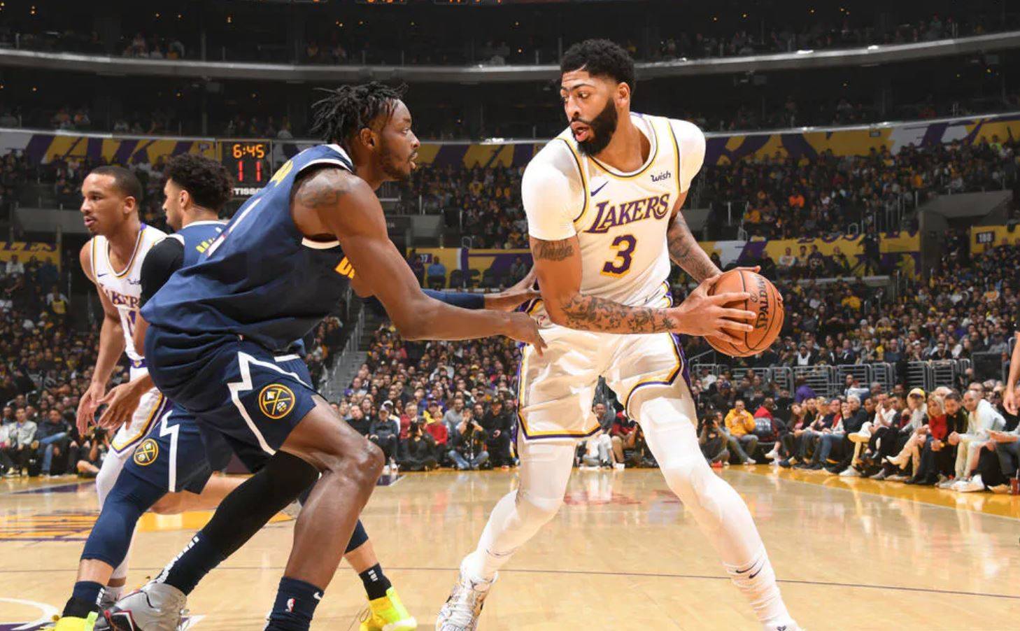 «Торонто» дожал «Даллас» без Дончича, «Лейкерс» без Леброна разгромно уступили «Денверу»