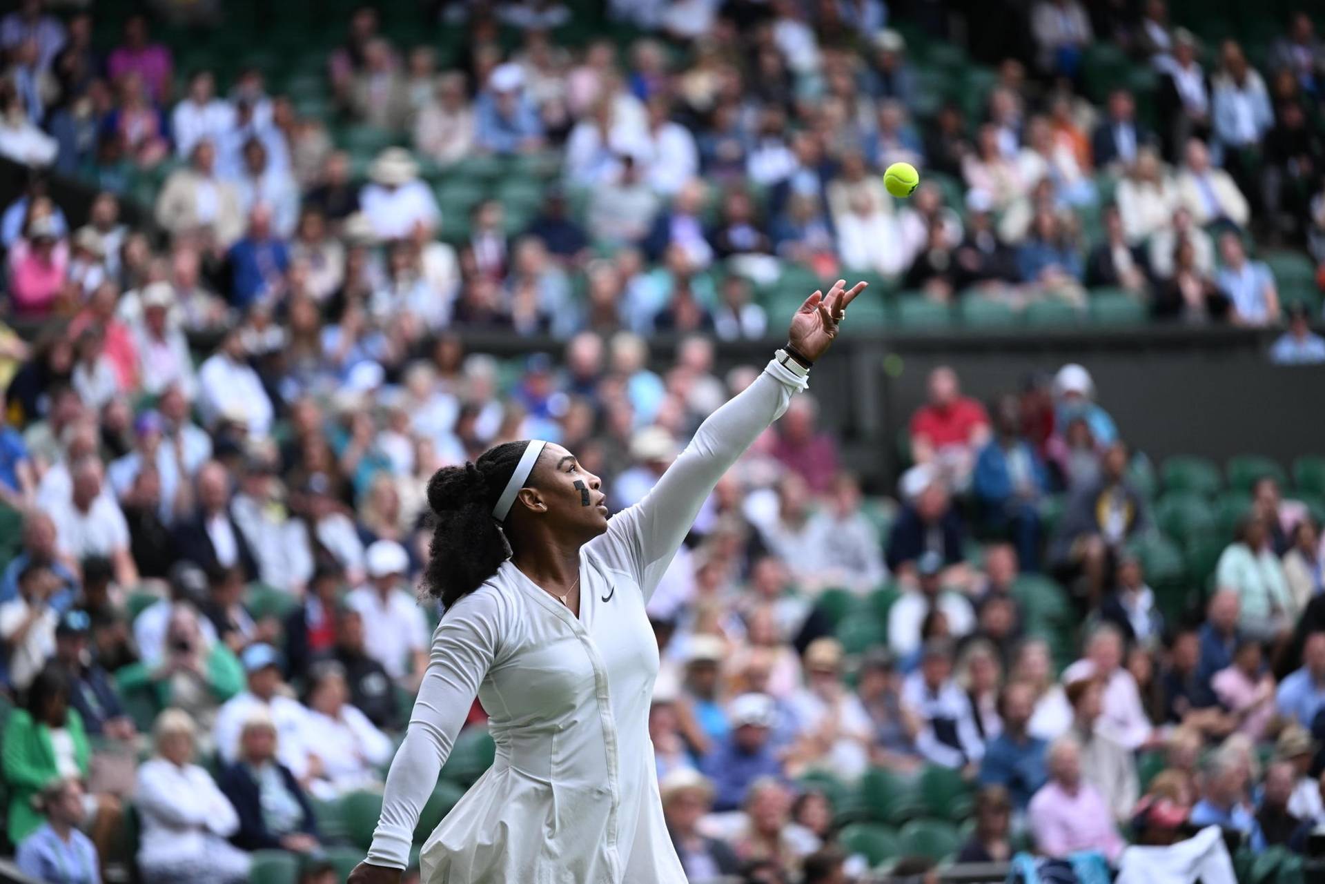 Серена Уильямс вернулась после года отсутствия и проиграла в первом круге Wimbledon