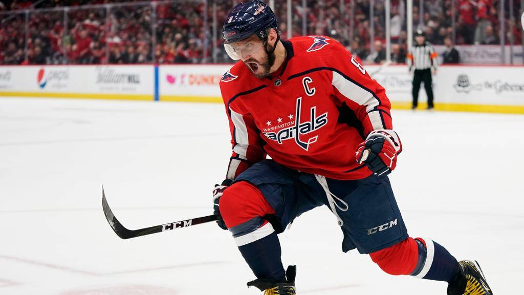 Овечкин сыграл в хоккей с сыном