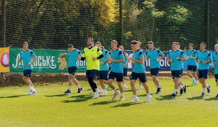 Хто прибуде до розташування збірної України крім зірок Ла Ліги? Відповідь від УАФ