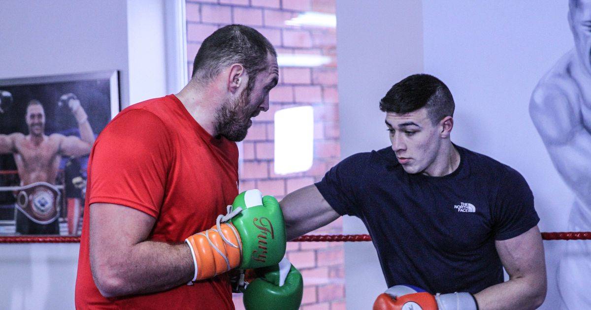 Як Тайсон Ф'юрі готує свого брата до бою з Джейком Полом. Відео
