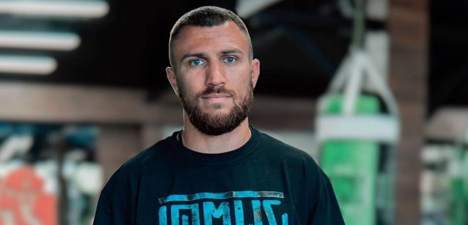 Ломаченко отвлек на себя часть публики во время общения Усика с журналистами