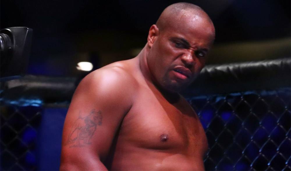 Кормье – о бое Тайсон – Джонс: «Не хочу это видеть. Выкину бой в мусорную корзину»