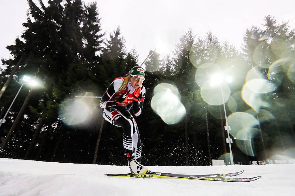 Жуткое падение Лизы Терезы Хаузер в масс-старте в Оберхофе
