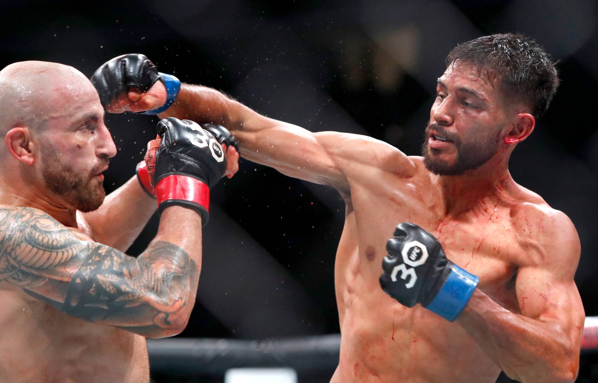 Стали відомі гонорари учасників основного карда турніру UFC 290. Волакновскі та Родрігес заробили більше 1 млн доларів