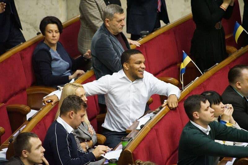 Беленюк провел урок по самообороне для коллег по парламенту