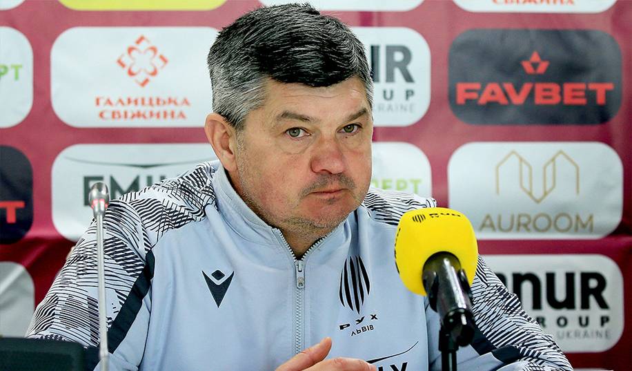 Тренер «Руху» заявив, що заміни лише послабили гру з «Колосом»
