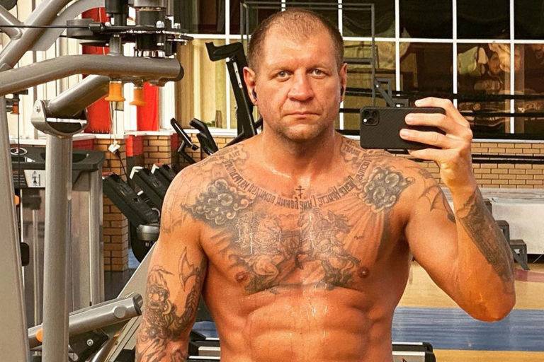 А чи не застарий чи для такого? Олександр Ємельяненко планує чотири бої за чотири місяці