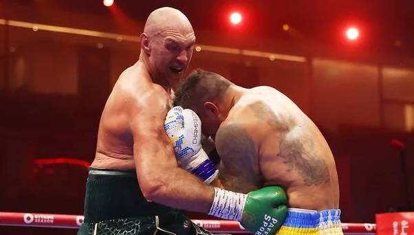 «Усик має одне вразливе місце». Ексчемпіон світу розповів, як Ф'юрі може перемогти українця