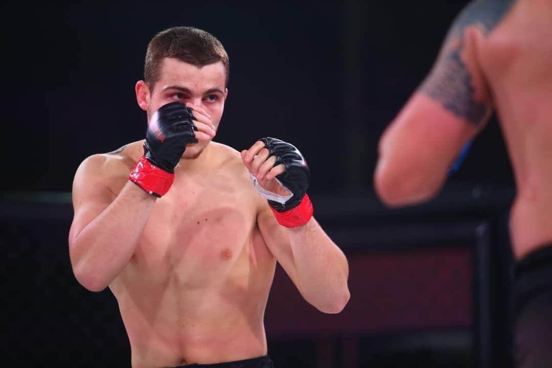 Колишній боєць UFC на шоу Києві програв перший бій за 5 років