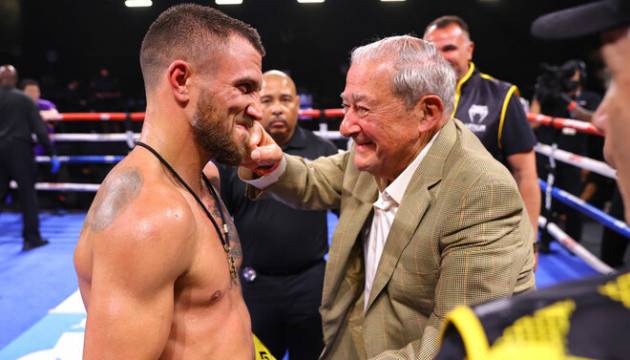 Промоутер Ломаченко призвал IBF к переменам ради россиянина бетербиева