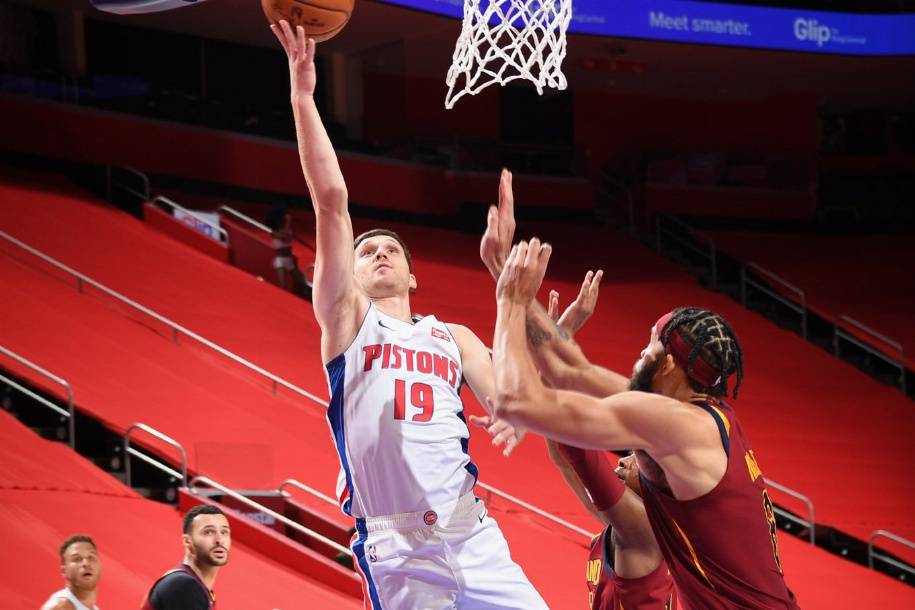 12 очков Михайлюка не спасли «Детройт» от поражения, Лень не получил времени в игре с «Сан-Антонио»