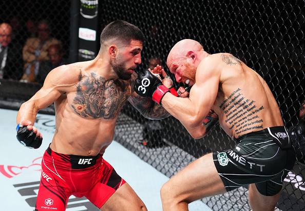На його обличчя важко було дивитися. Топурія розбив Еммета на турнірі UFC on ABC 5