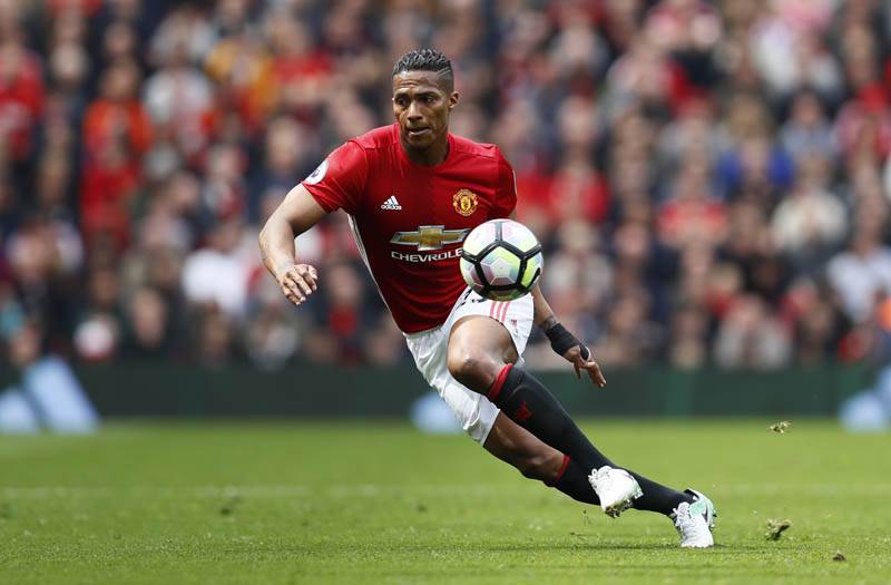 «МЮ» может потерять флангового защитника