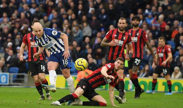 «Брайтон» дома уверенно обыграл «Борнмут»