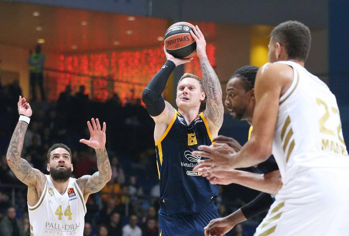 Евролига. «Химки» дома сенсационно переиграли «Реал», а «Фенербахче» дома уступил «Барселоне»