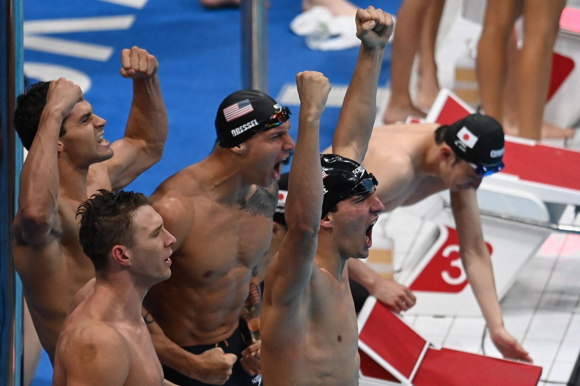 Американці закрили плавання на Олімпіаді-2020 світовим рекордом
