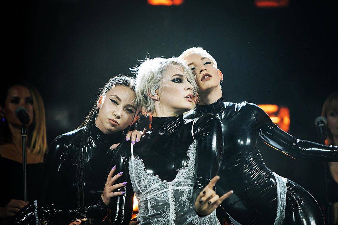 MARUV спела для Макгрегора