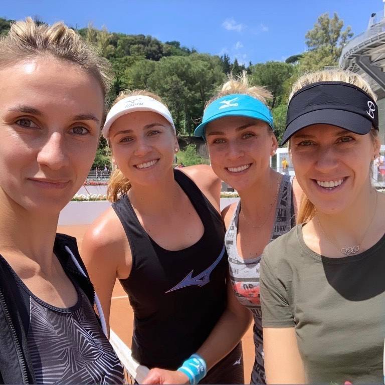 Цуренко вместе с коллегами прогулялась по Риму