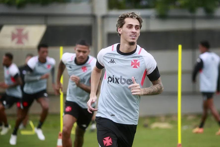 Шахтер выиграл борьбу за таланта из Бразилии