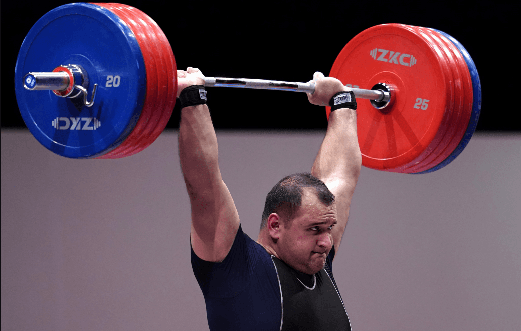 Міжнародна федерація важкої атлетики допустила російських спортсменів до змагань