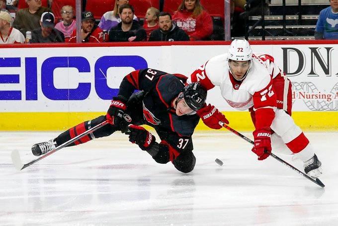 «Детройт» всухую уступил «Каролине» и другие результаты игрового дня 