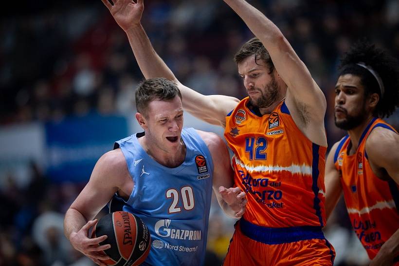 «Валенсия» на выезде обыграла «Зенит», а «Панатинаикос» дома перестрелял «Жальгирис»