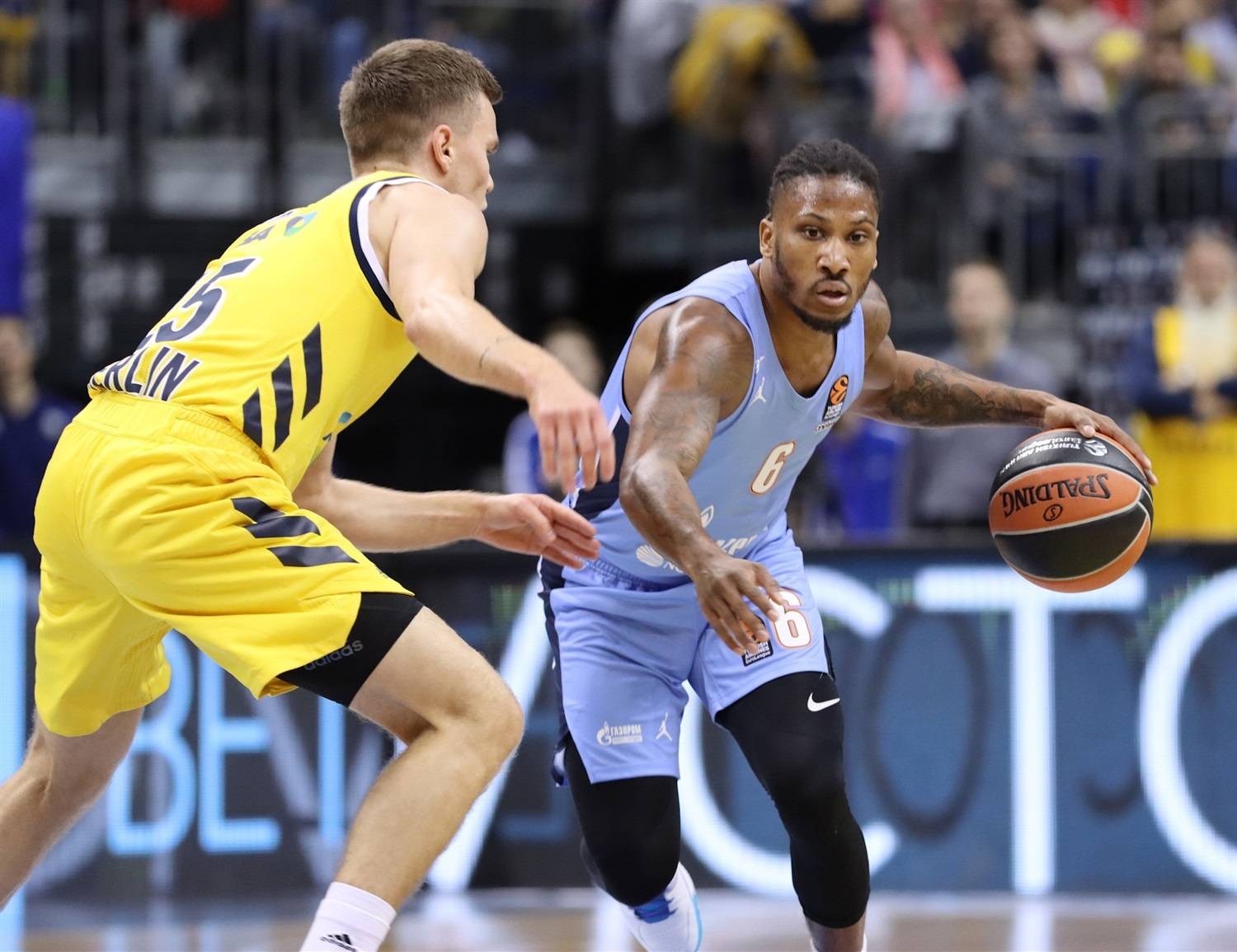 «Зенит» проиграл дебютный матч турнира, АСВЕЛ и «Баскония» обыграли фаворитов