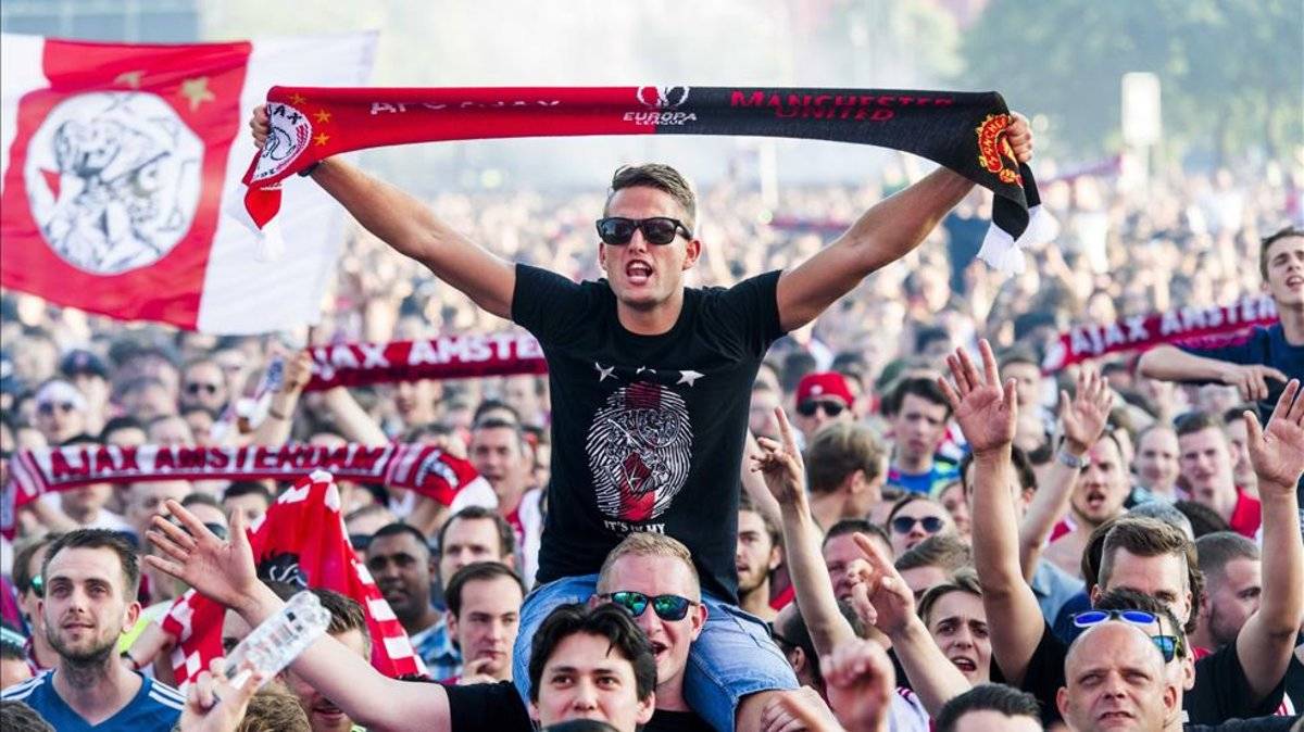 Полиция Нидерландов арестовала четырех фанов «Аякса» 