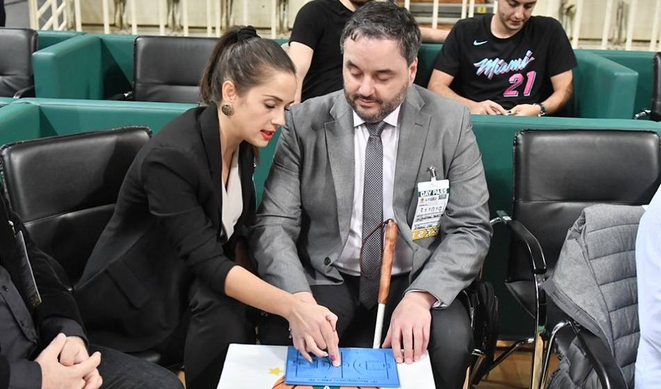 Слепой болельщик «Панатинаикоса» посетил матч любимой команды