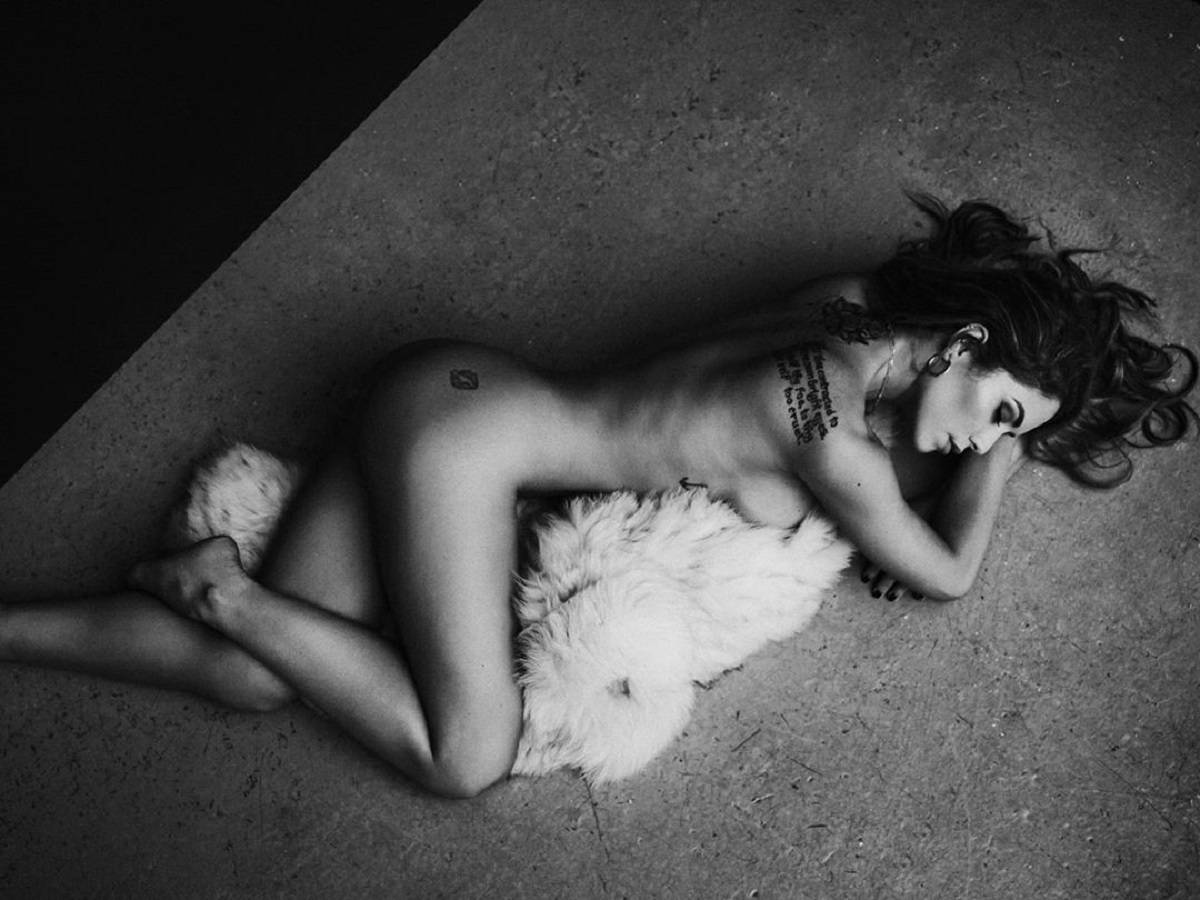 Горячая девчонка! Как выглядит сексуальная октагон-герл UFC