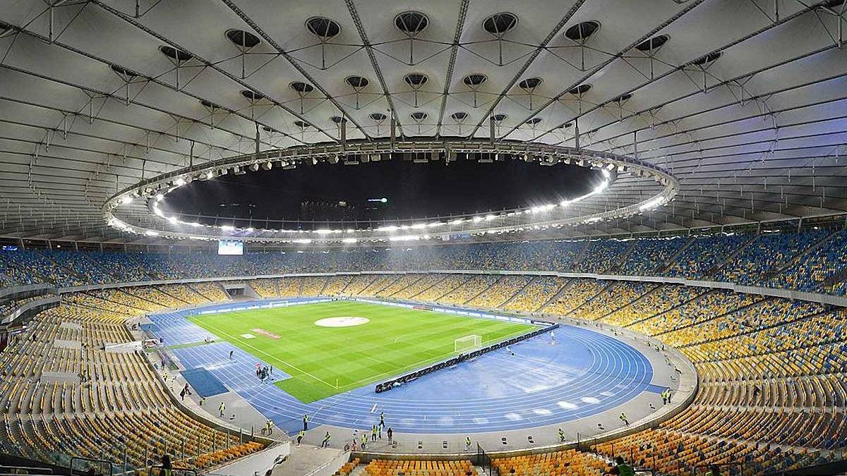 Болельщики вернутся на украинские стадионы