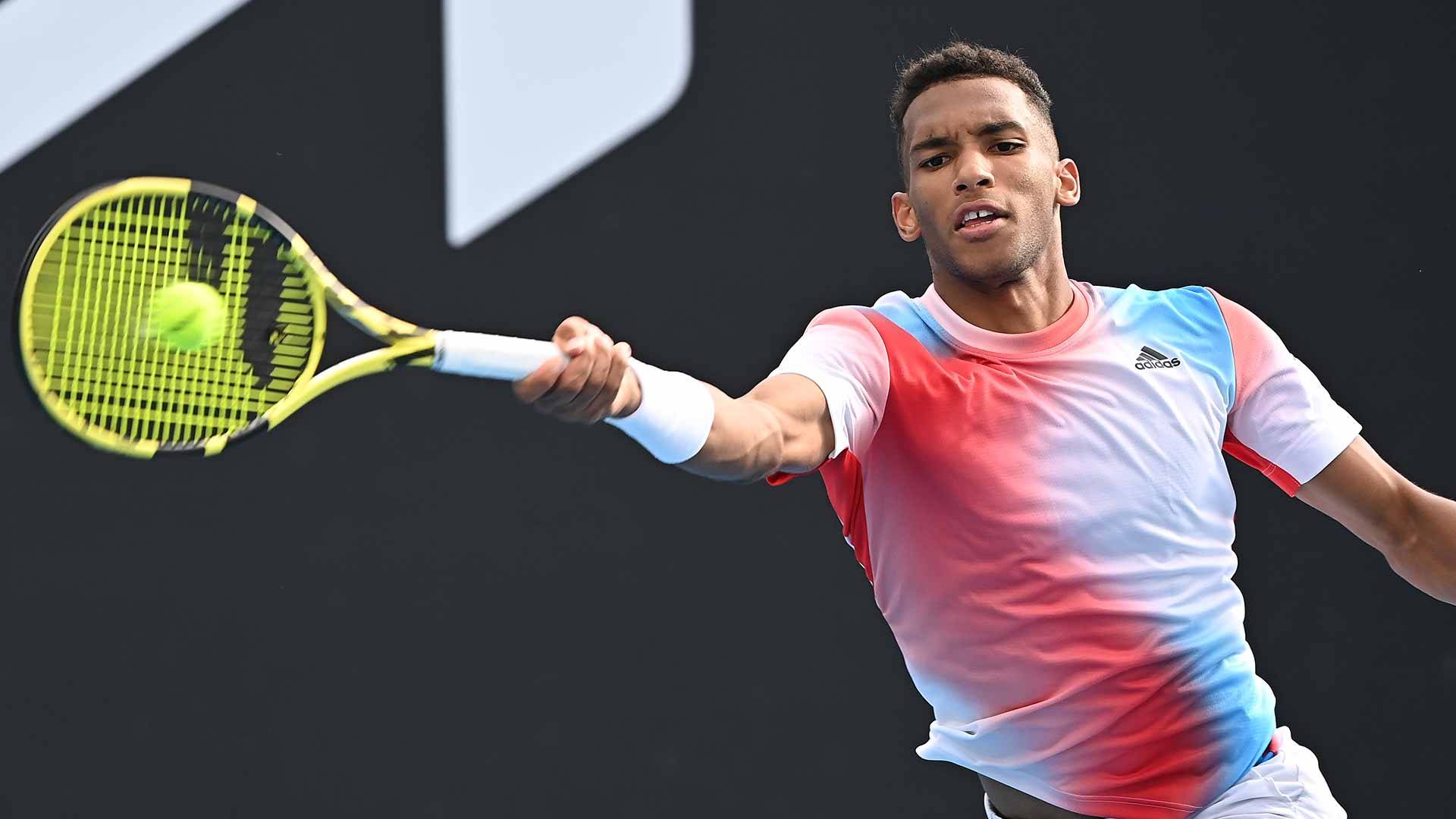 Оже-Альяссім не без проблем вийшов в третій раунд Australian Open