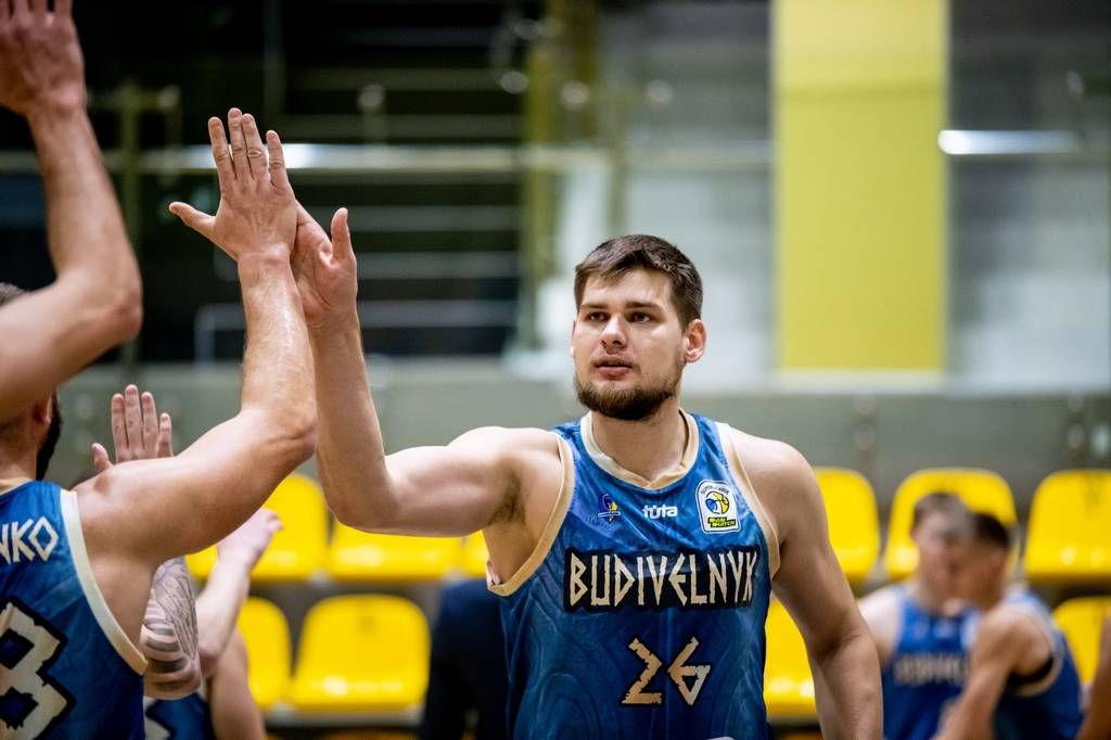 Найкращий центровий минулого сезону Суперліги продовжив контракт з «Будівельником»