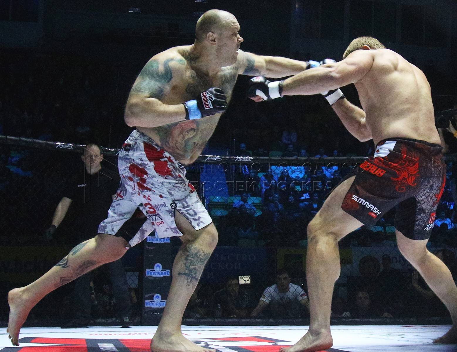 Ужасные кадры. Как рефери не успел спасти украинца от лишнего добивания