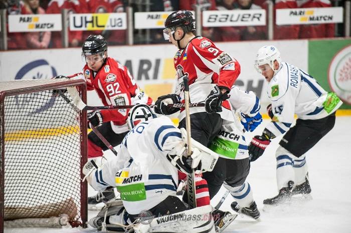 «Донбасс» с двумя новичками в составе обыграл «Динамо» в Харькове