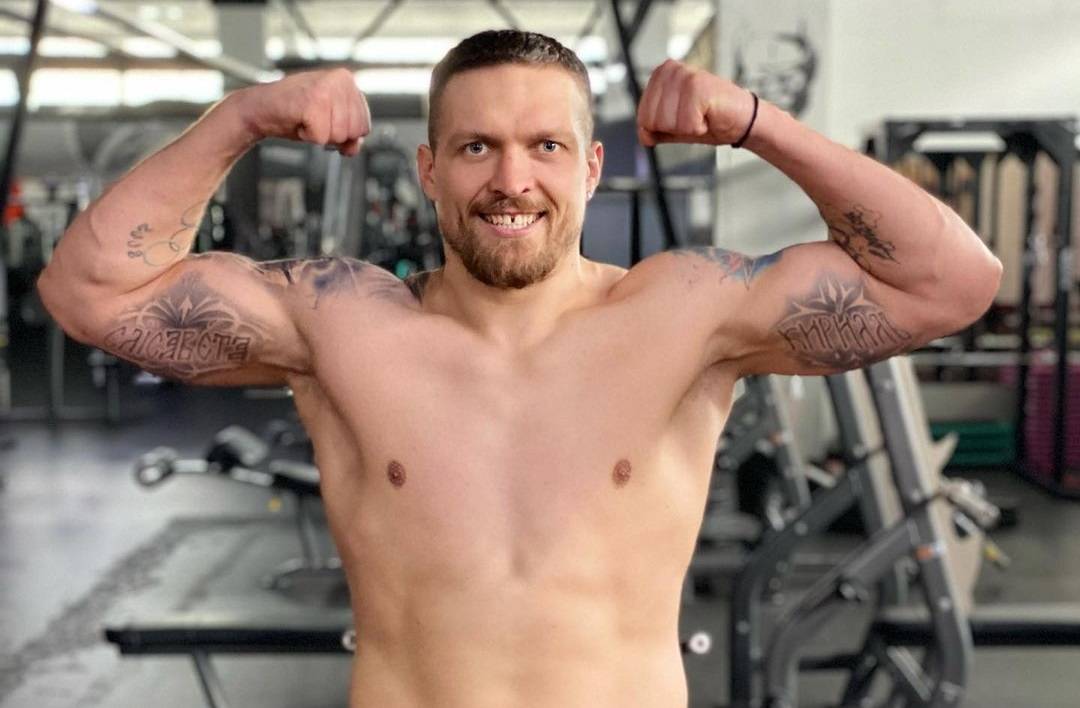 «Укрзализныця» жестко раскритиковала Усика за необдуманную фотосессию на железной дороге