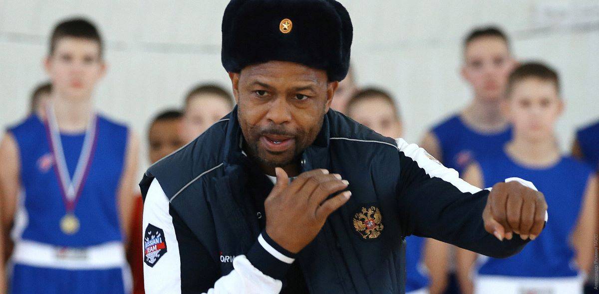﻿Рой Джонс дал прогноз на бой Хэйни – Гарсия