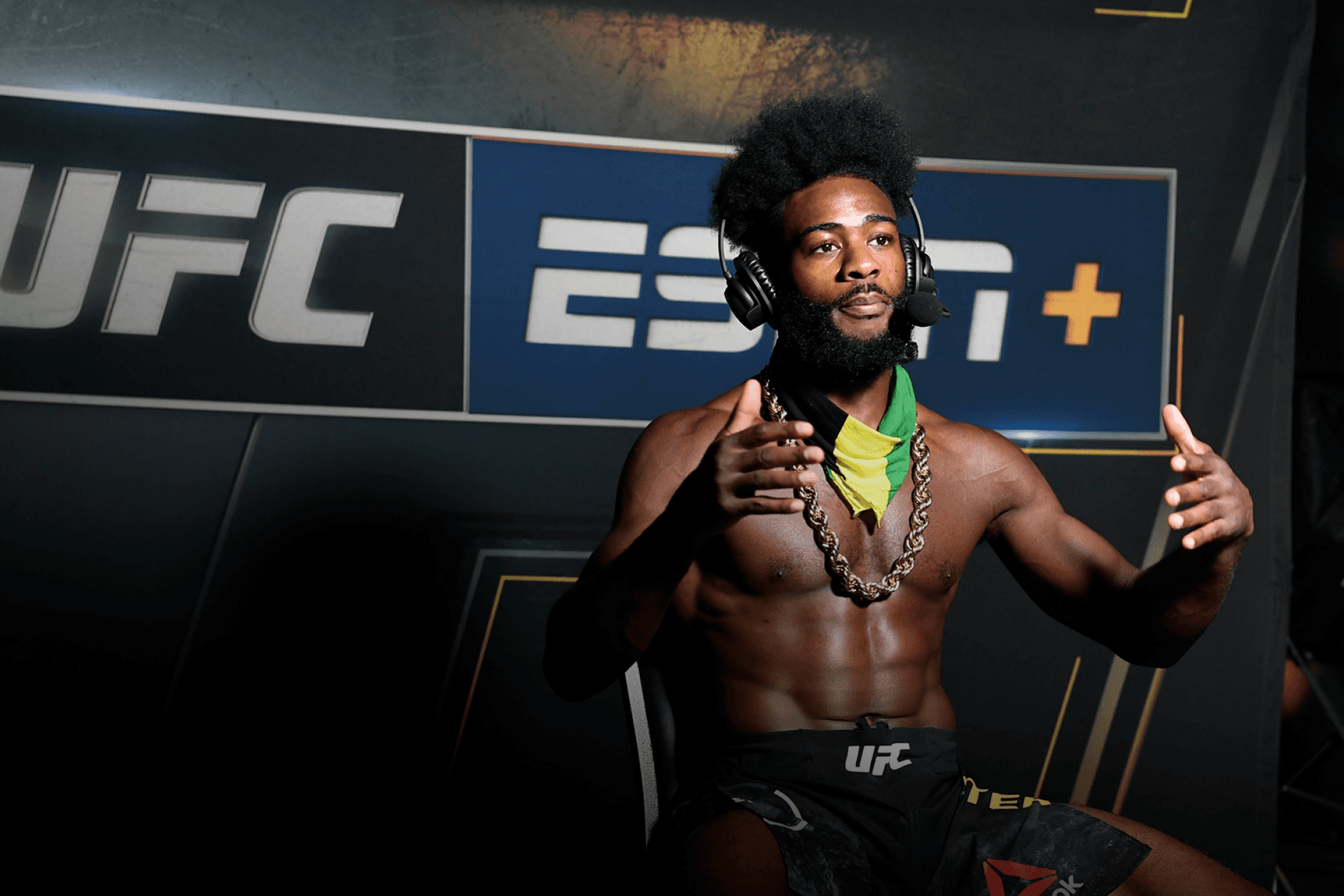 «Повернуся в 2023». Чемпіон UFC Стерлінг троліт Петра Яна