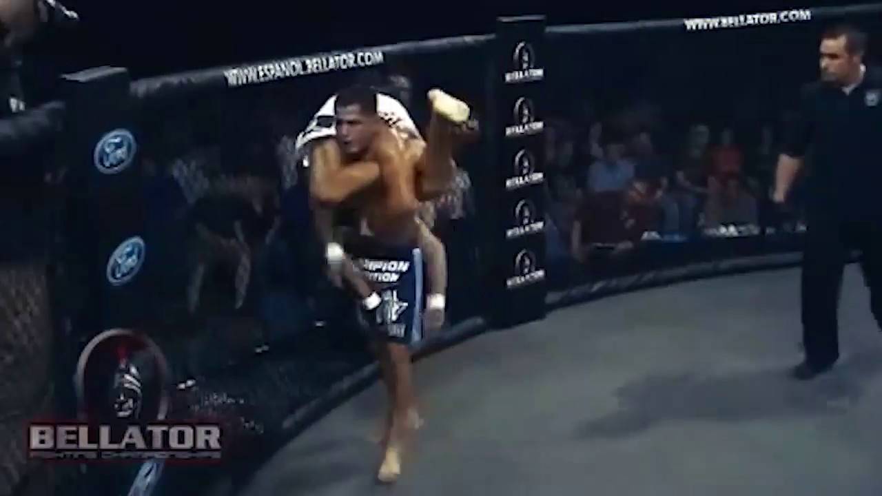 Так можно было? Видео самого эпичного удушения в истории – он не использовал рук